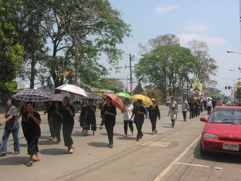 Begrafenisstoet in Chiang Saen 1