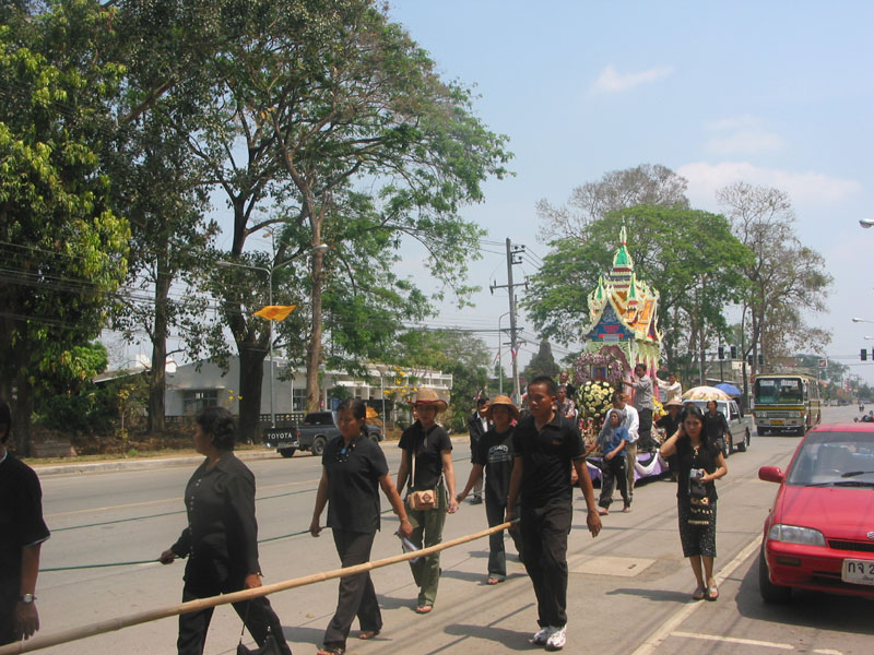 Begrafenisstoet in Chiang Saen 2